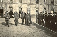 En 1955, le cardinal FELTIN, vicaire aux Armes, rend visite  l'  EMPT 